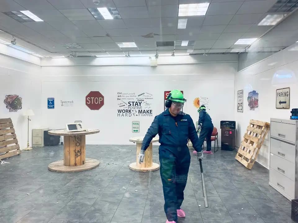 Smash It Therapy (Rage Room & Smash Art Splatter Paint) image 3