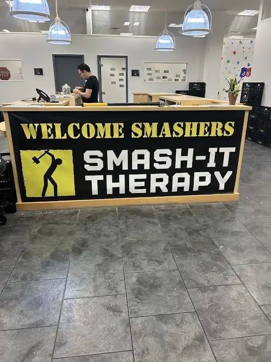 Smash It Therapy (Rage Room & Smash Art Splatter Paint) image 8