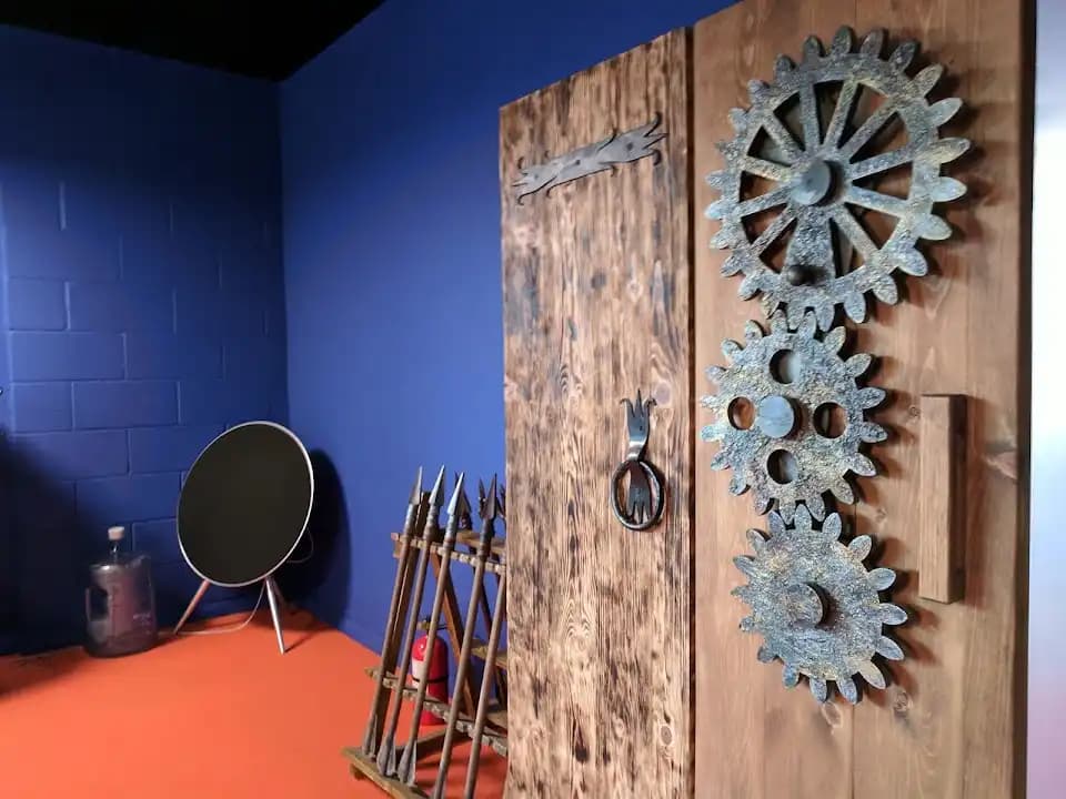 QUEST ROOM - Los Angeles Escape Room image 10