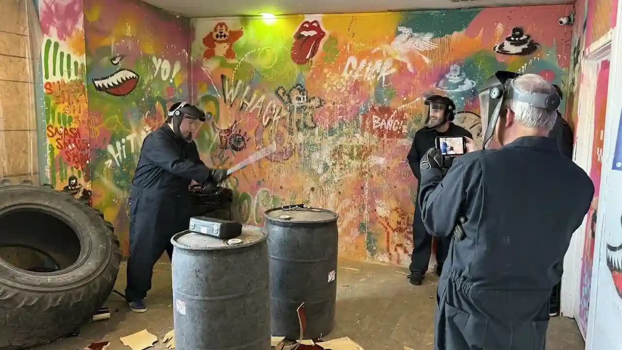Valley Smash Rage Room image 6