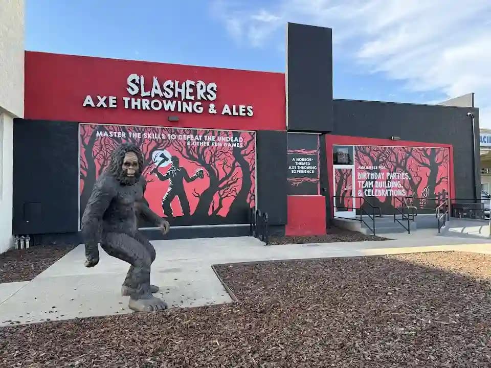 Slashers Axe Throwing & Ales image 4