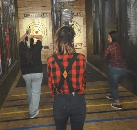 Lumber Jack's Axe Throwing image 8