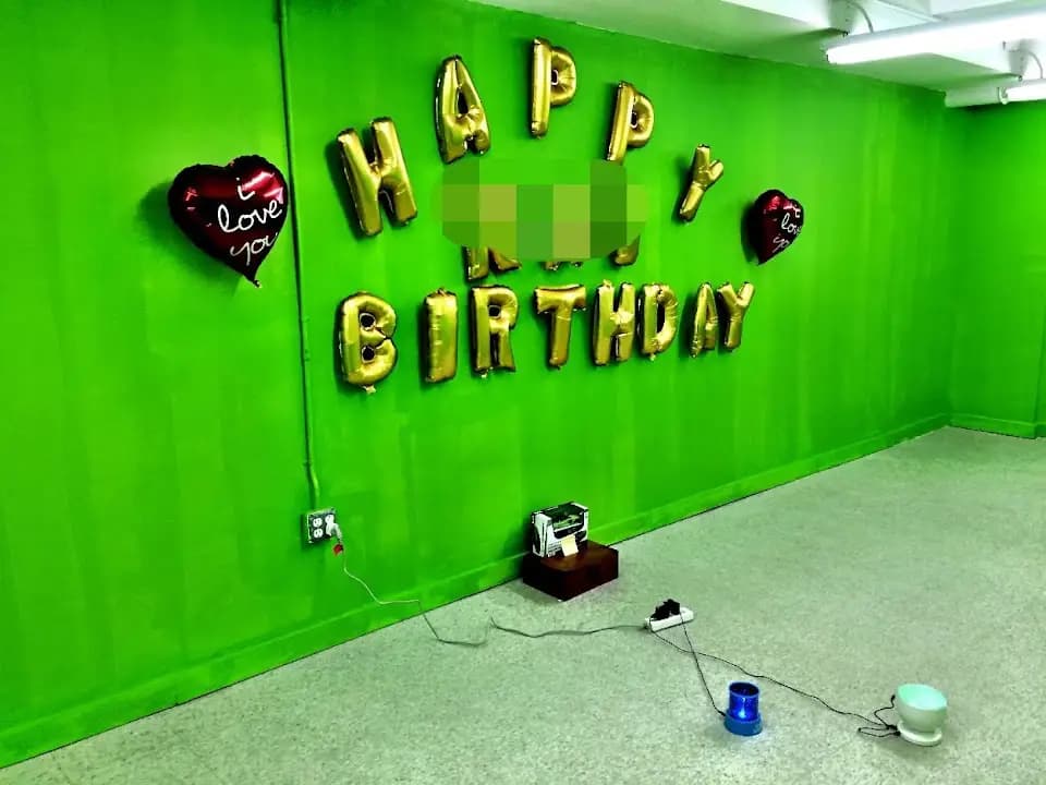 OMEscape New York Real Life Escape Room Game image 5