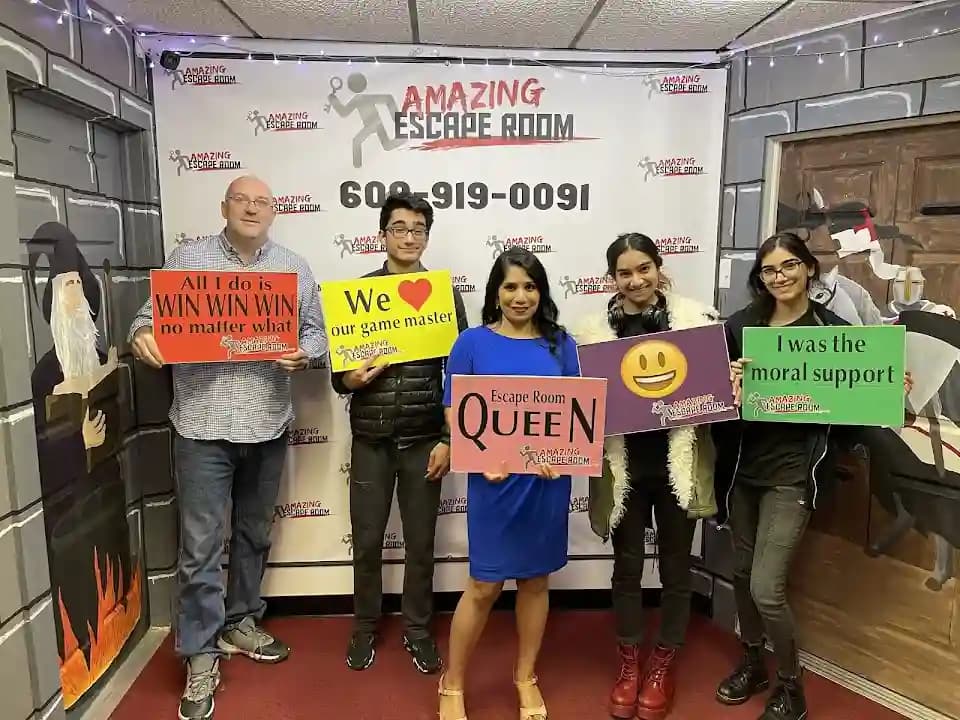 Amazing Escape Room image 9