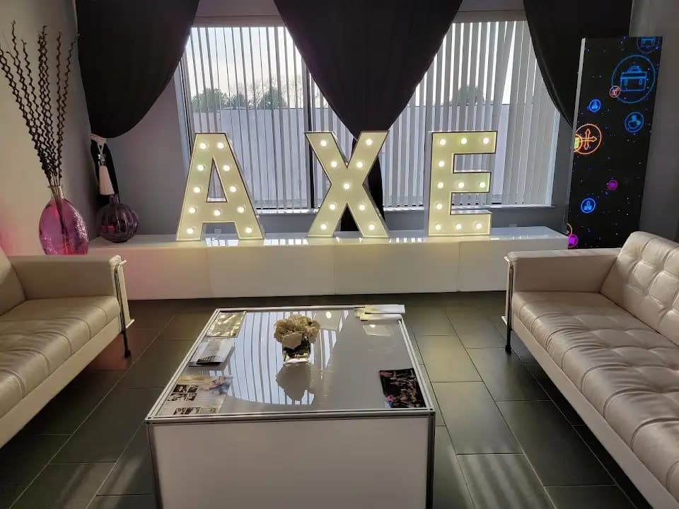 NY Axe Throwing Range - Farmingdale image 4