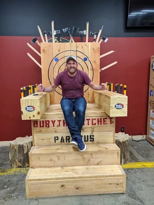 Bury the Hatchet Paramus - Axe Throwing image 7