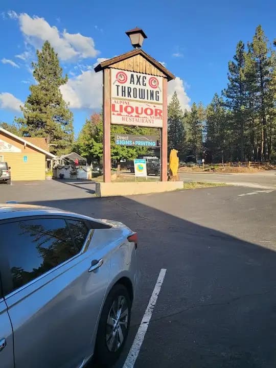 Yosemite Axe Throwing image 3
