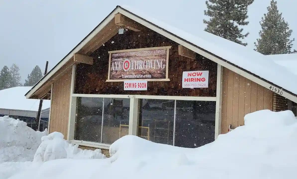 Yosemite Axe Throwing image 9
