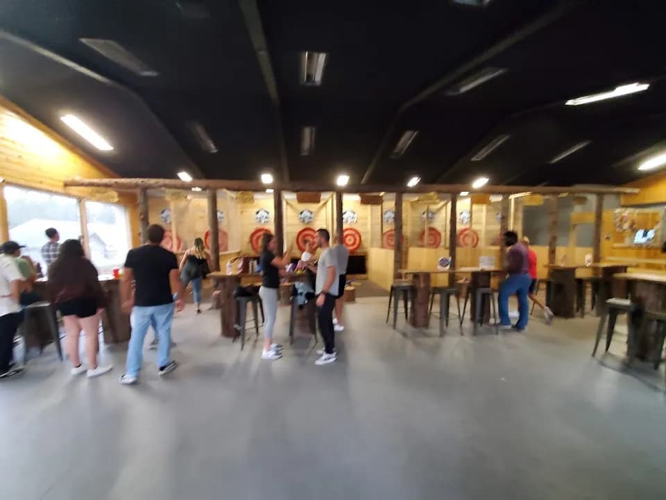 Yosemite Axe Throwing image 8