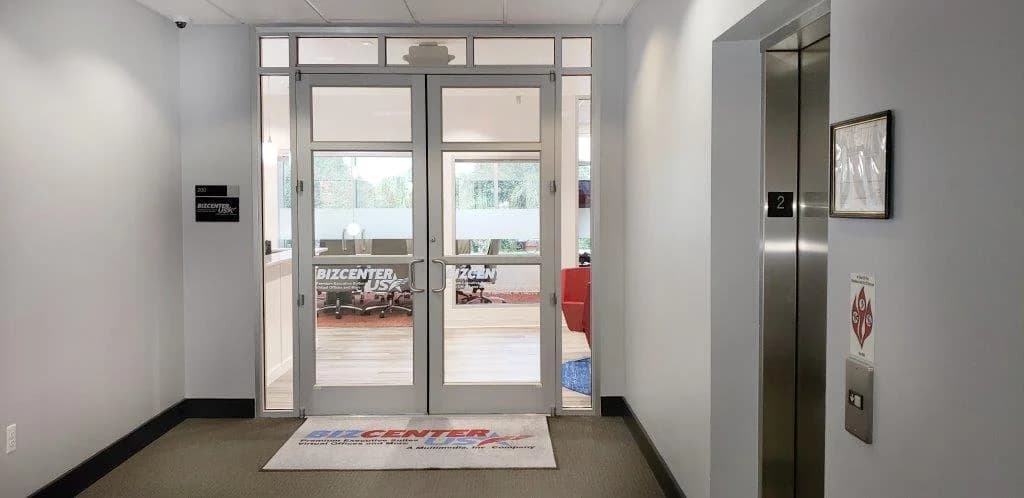BIZCENTER USA 24/7 Access Furnished Workspace, Private Suites, Coworking, Conference Rooms Rentals and Virtual Offices image 7