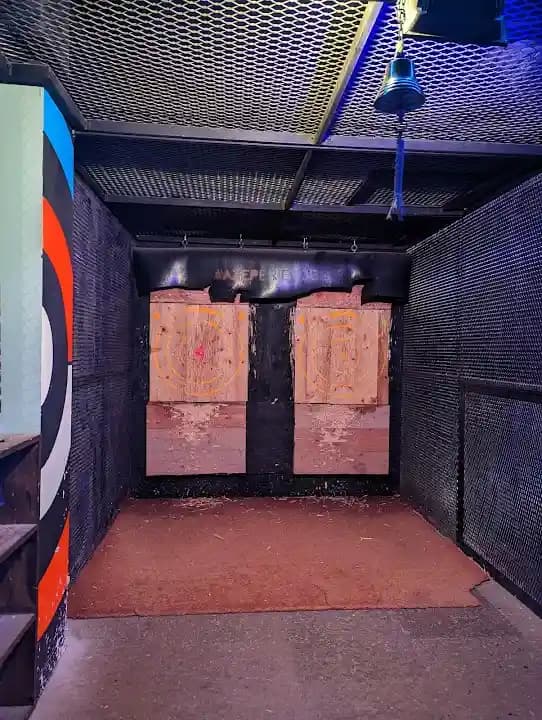 Axeperience Axe Throwing image 5
