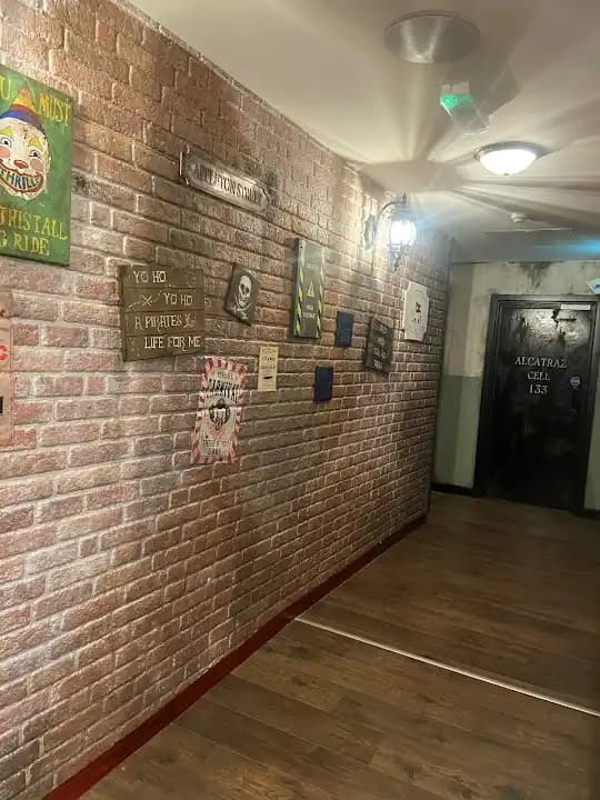 Houdini's Escape Room Experience - Manchester Parrs Wood image 3