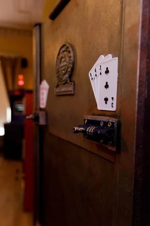 eeek! Escape Rooms Glasgow image 8