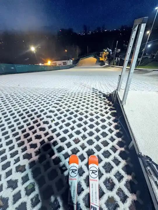 Glasgow Ski & Snowboard Centre image 7