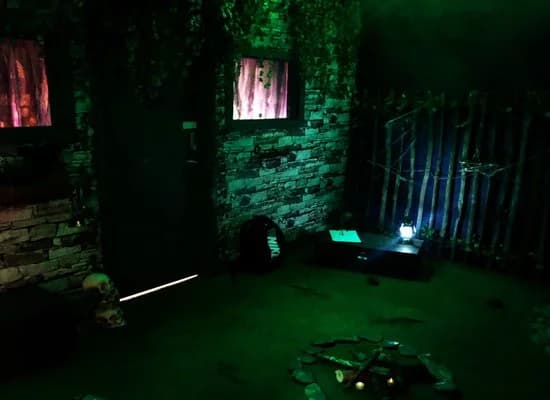 Locked In Escape Room Glasgow image 8