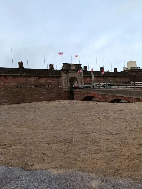 Escape The Fort image 7