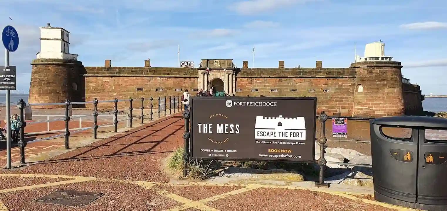Escape The Fort image 10