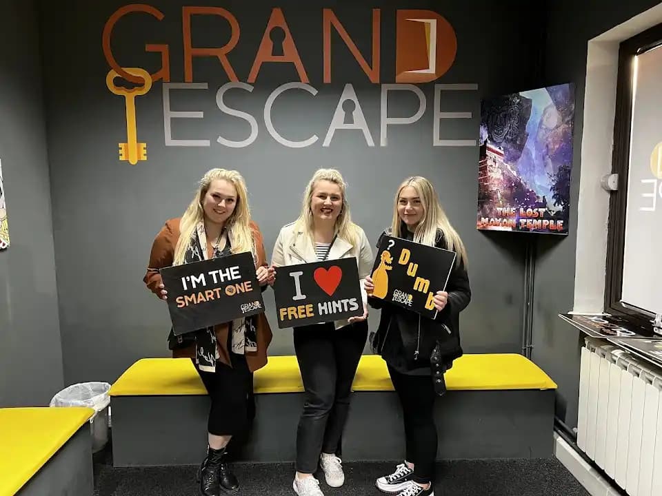 Grand Escape image 2