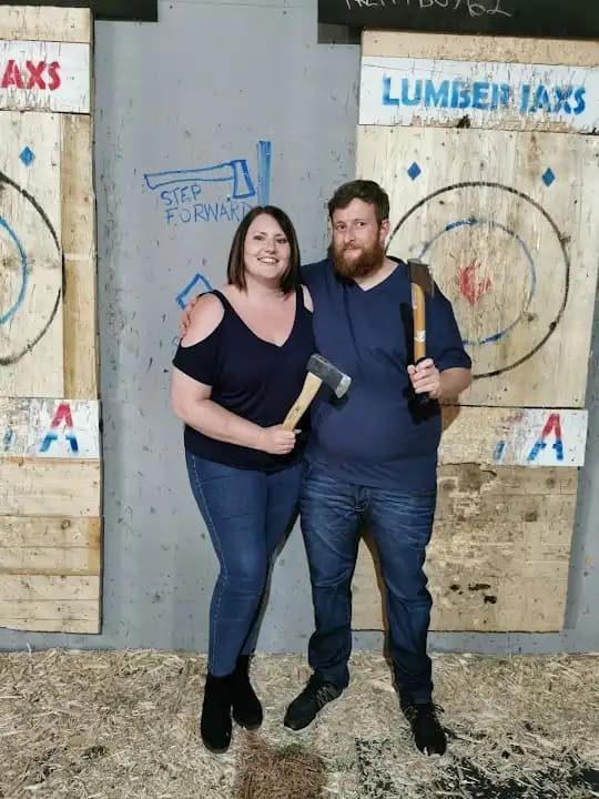 Lumberjaxs Urban Axe Throwing image 2