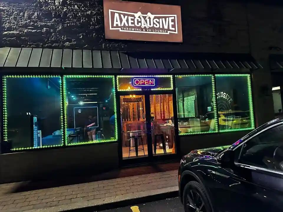 Axeclusive Axe Throwing & VR Lounge image 3
