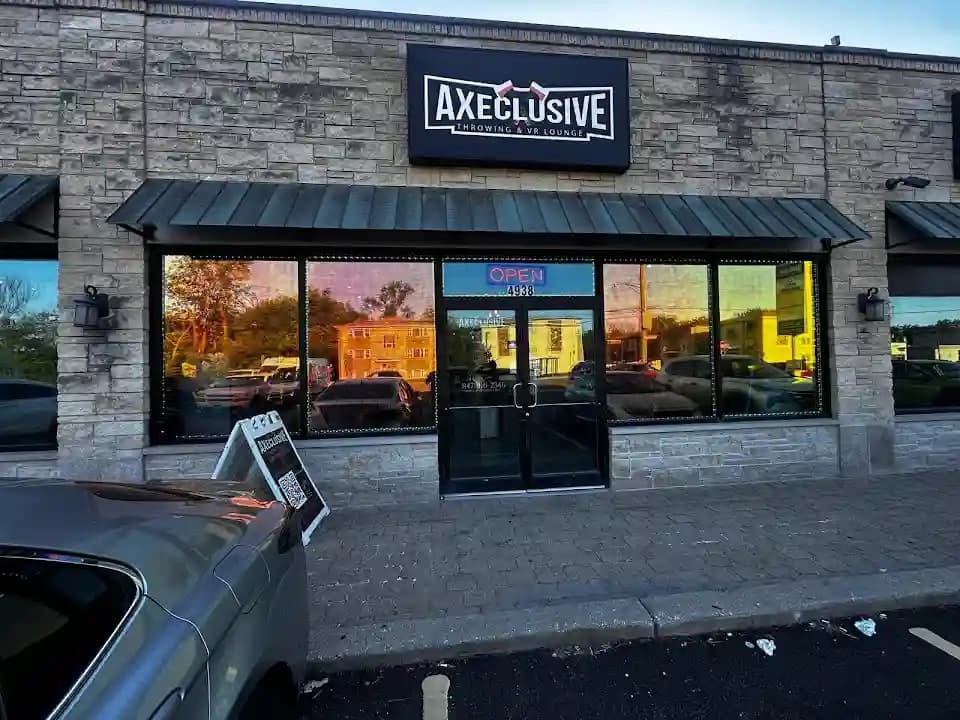 Axeclusive Axe Throwing & VR Lounge image 5