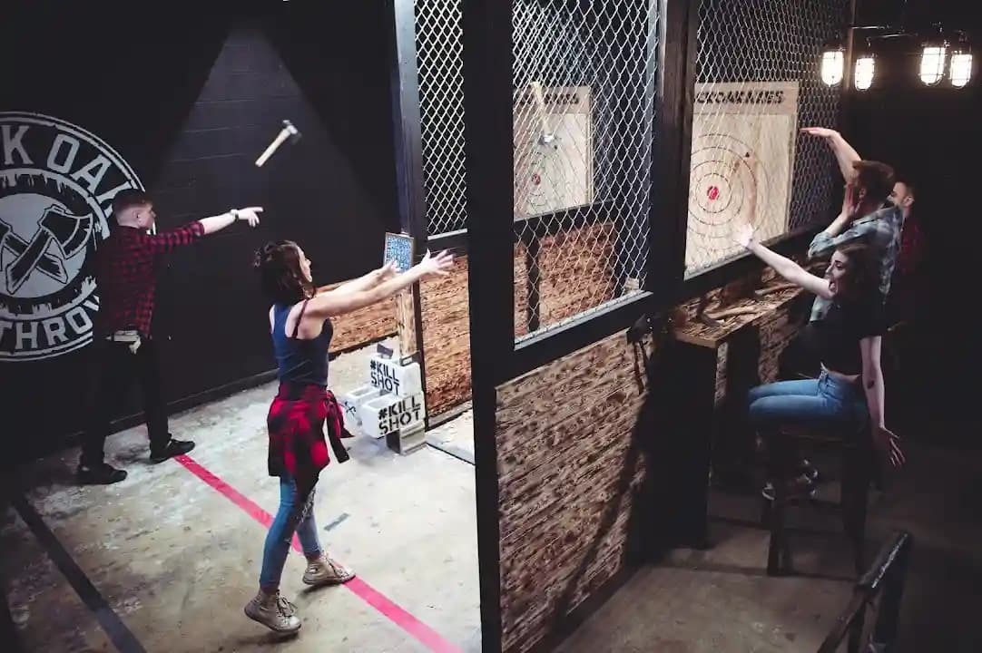 Black Oak Axe Throwing image 4