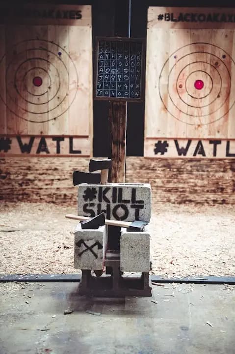 Black Oak Axe Throwing image 6