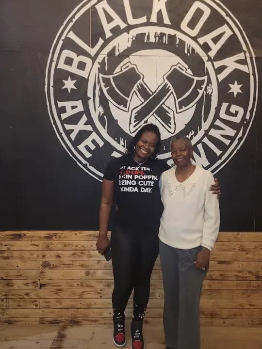 Black Oak Axe Throwing image 9