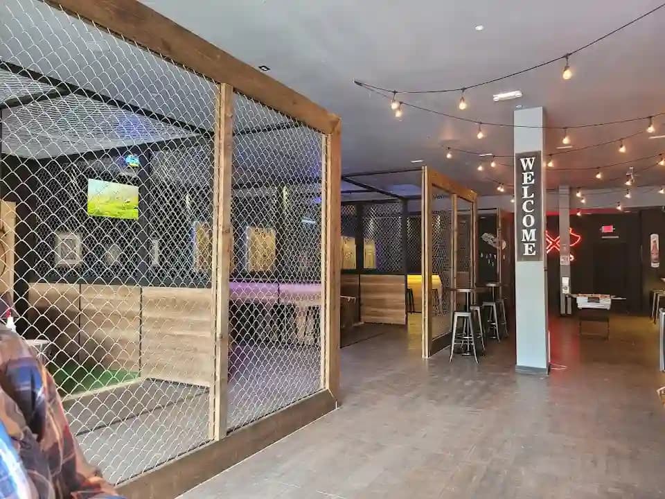 Master Axe Throwing image 3