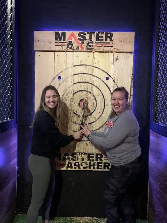 Master Axe Throwing image 4