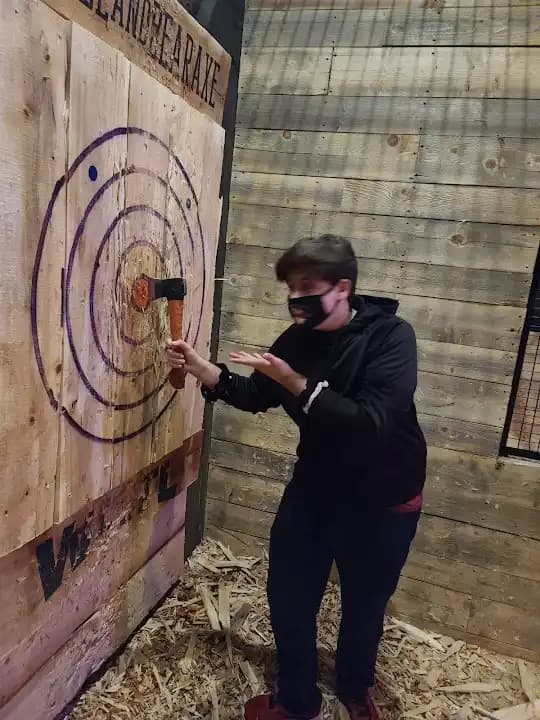 Bull & Bear Axe Throwing image 7