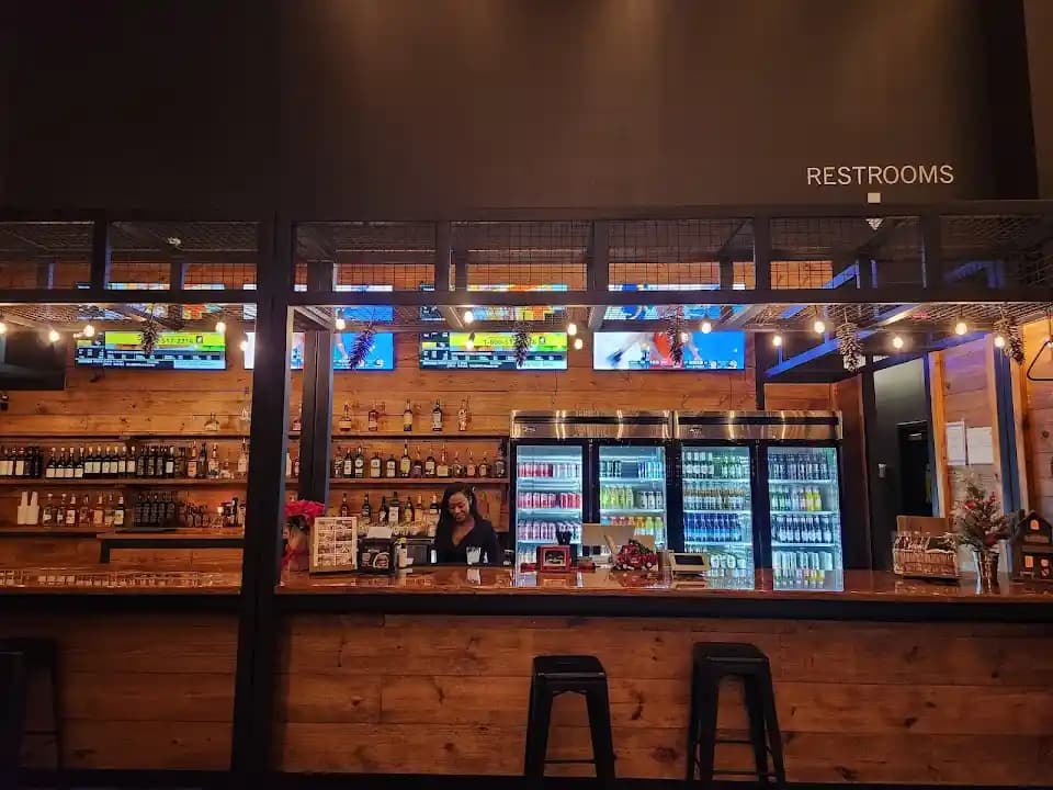 AGR Sports – Arcade, Paintball & Axe Throwing in Katy image 2