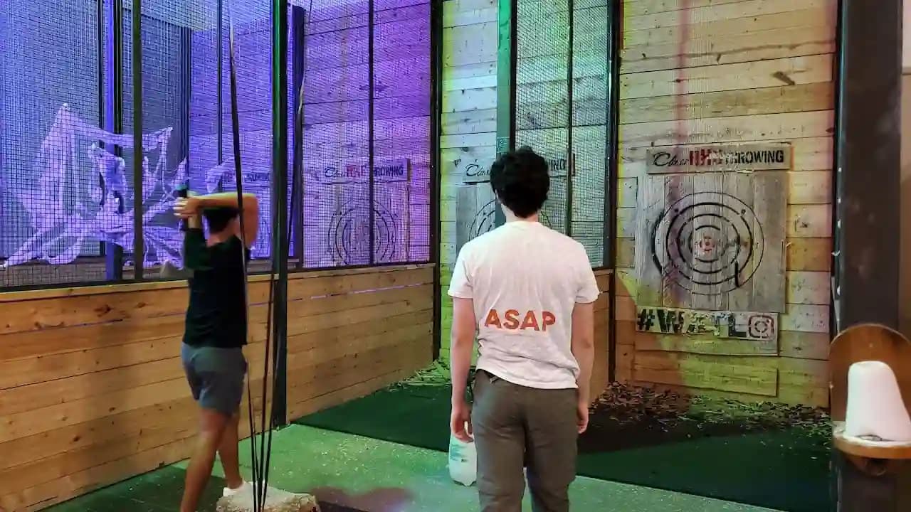 Class Axe Throwing image 5