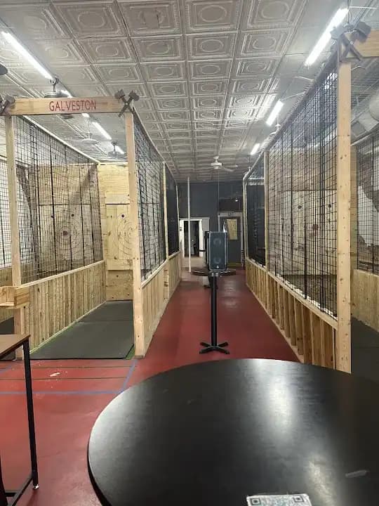 Texas Lumberjaxe Indoor Axe Throwing image 2