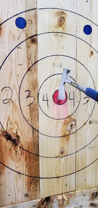 Texas Lumberjaxe Indoor Axe Throwing image 6