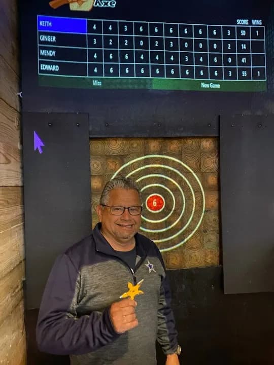 Grab Your Axe, Lewisville Axe Throwing image 2