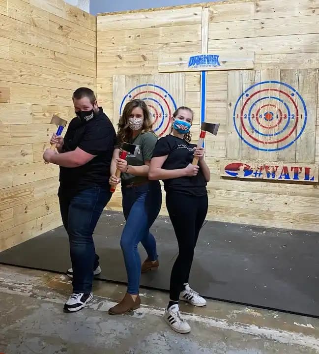 Drengr Axe Throwing image 2