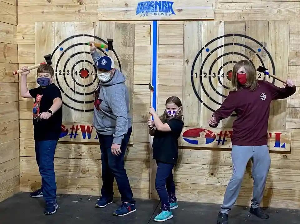 Drengr Axe Throwing image 6