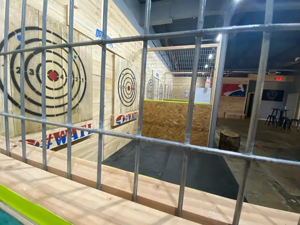 Drengr Axe Throwing image 8