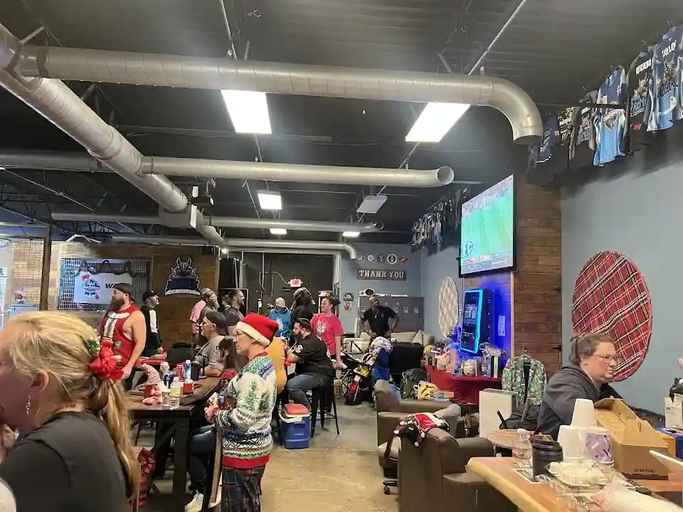Drengr Axe Throwing image 10