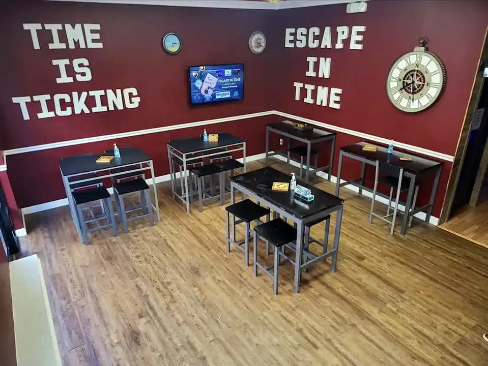 Escape In Time image 4