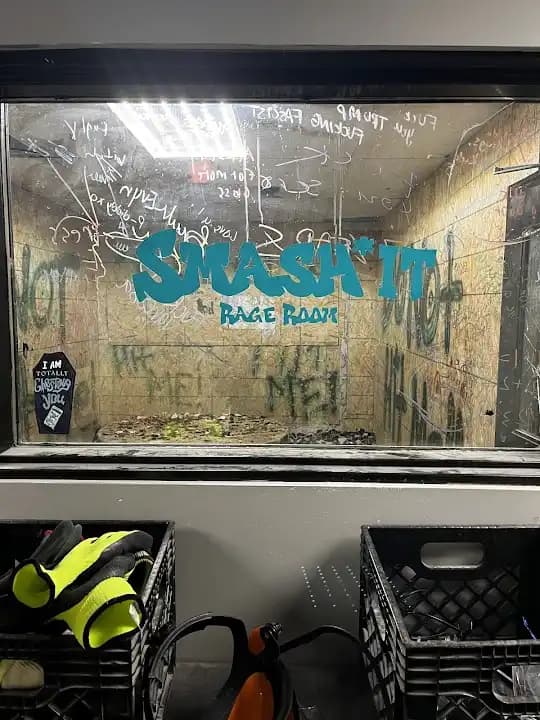 SMASH*IT RAGE ROOM image 5