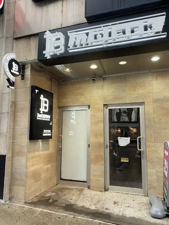 INBLACK Escape Room Toronto - Eaton image 4