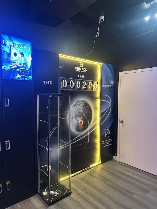 INBLACK Escape room Toronto - Yonge&Wellesley image 2