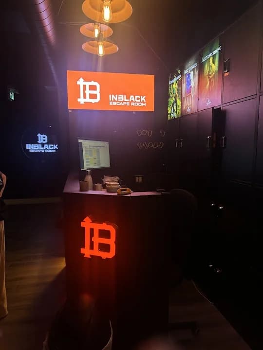 INBLACK Escape room Toronto - Yonge&Wellesley image 10