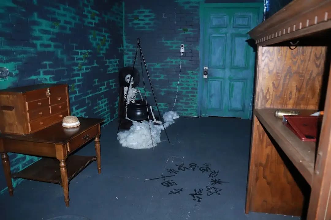 Gamers Excape Tampa - Escape Rooms image 2