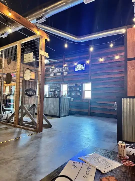 Stumpy’s Hatchet House - Tampa - Axe Throwing image 5