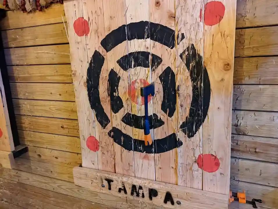 Stumpy’s Hatchet House - Tampa - Axe Throwing image 4