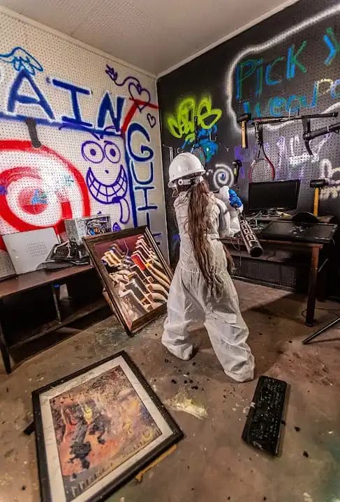 Seek and Destroy Rage Room image 4