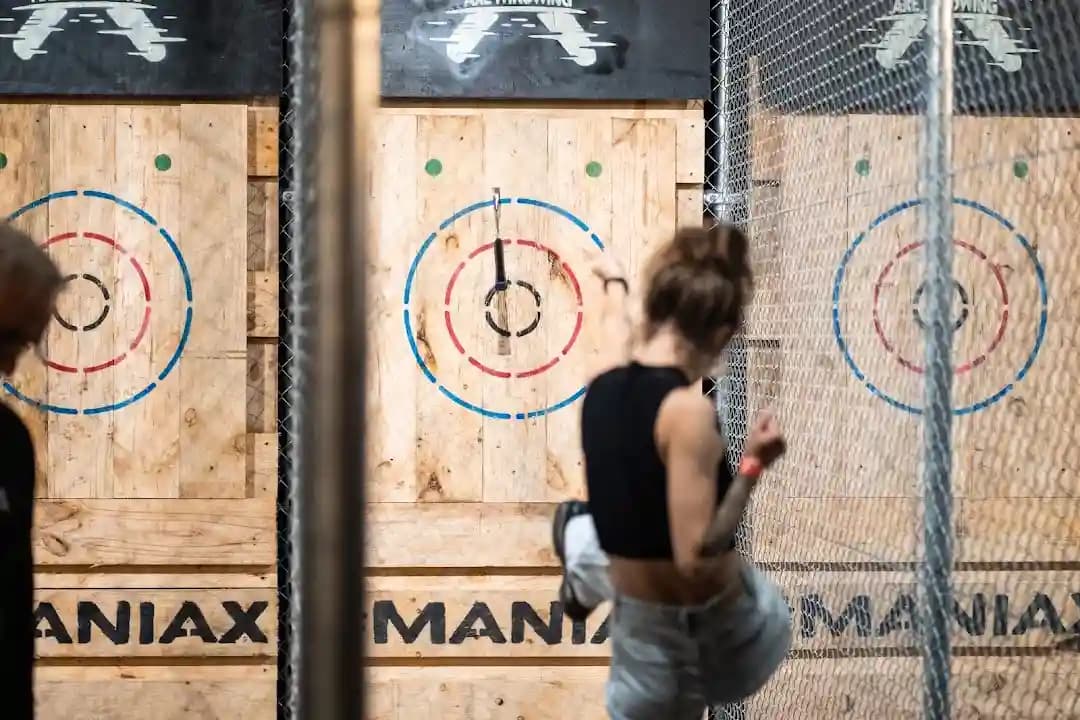 MANIAX Axe Throwing - KNOX image 4
